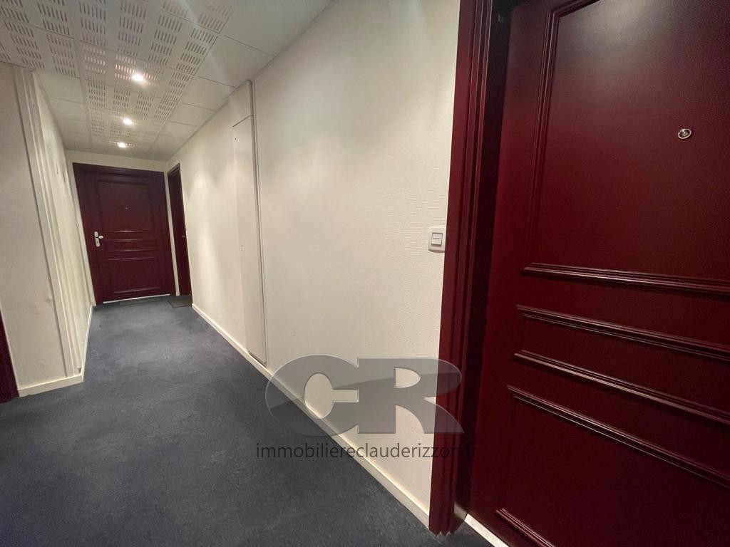
                                                Location
                                                 A LOUER F1B PROCHE IUT CHARLEMAGNE