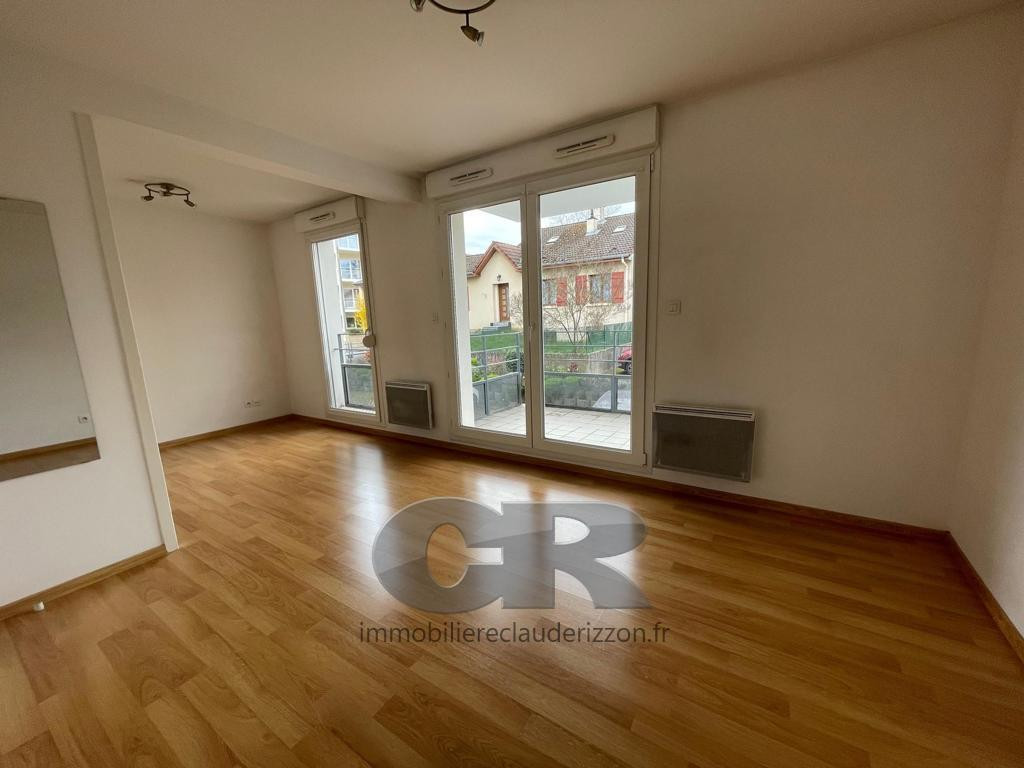 
                                                Location
                                                 A LOUER F1B PROCHE IUT CHARLEMAGNE