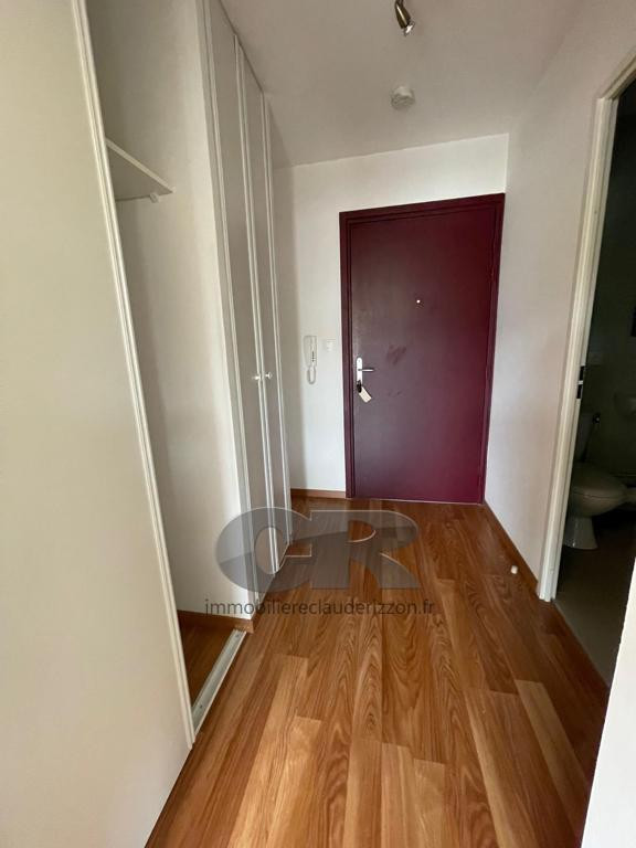 
                                                Location
                                                 A LOUER F1B PROCHE IUT CHARLEMAGNE