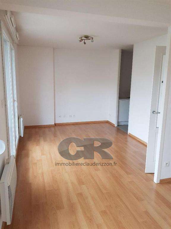 
                                                Location
                                                 A LOUER F1B PROCHE IUT CHARLEMAGNE
