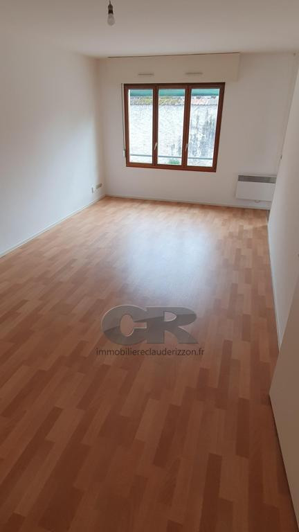 
                                                Location
                                                 a louer f1bis - secteur hopital central