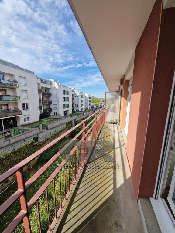 
                                                Location
                                                 A LOUER F2 avec box en sous-sol