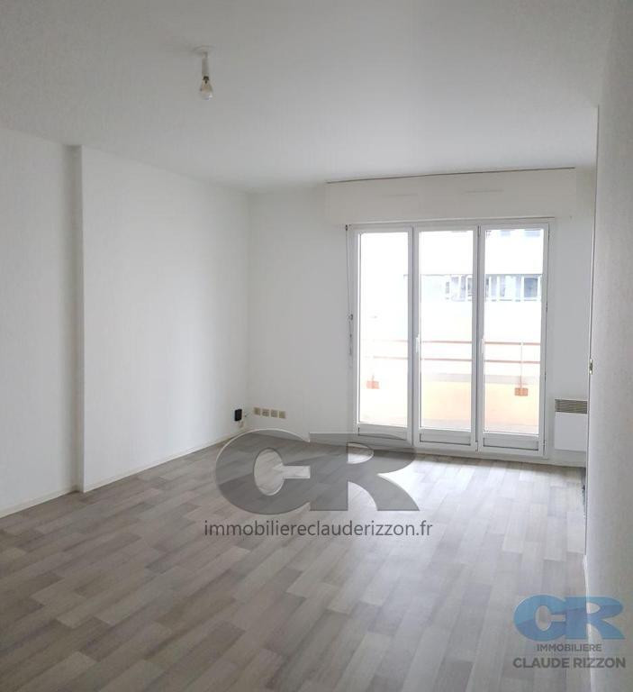 
                                                Location
                                                 A LOUER F2 avec Box en sous-sol