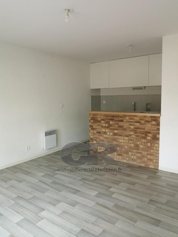 
                                                Location
                                                 A LOUER F2A avec place de parking