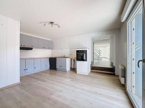 
                                                Location
                                                 A louer F3 70m2 avec terassse