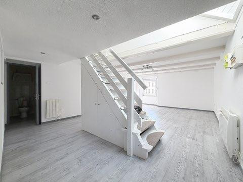 
                                                Location
                                                 A louer F3 70m2 avec terassse
