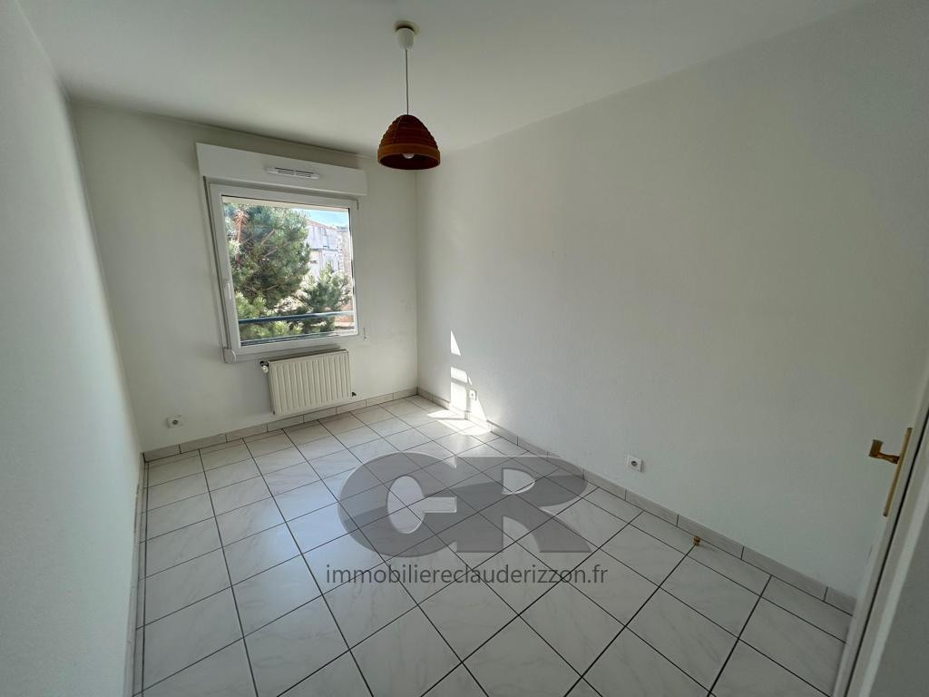 
                                                Location
                                                 A LOUER F3 SECTEUR PARC PAUL VERLAINE AVEC STATIONNEMENT PRIVATIF
