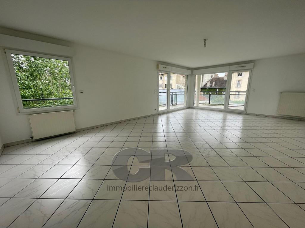 
                                                Location
                                                 A LOUER F4