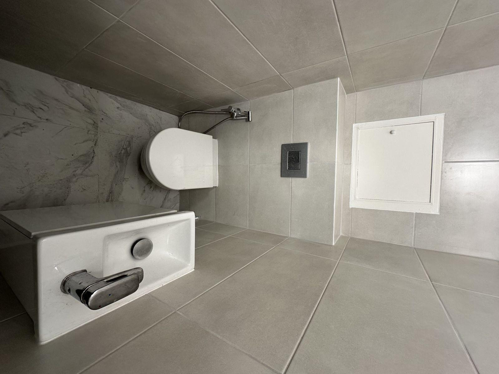 
                                                Location
                                                 À louer Grand 3 pièces meublé 66 m² Rénové à neuf