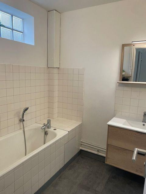 
                                                Location
                                                 A louer grand studio VERSAILLES