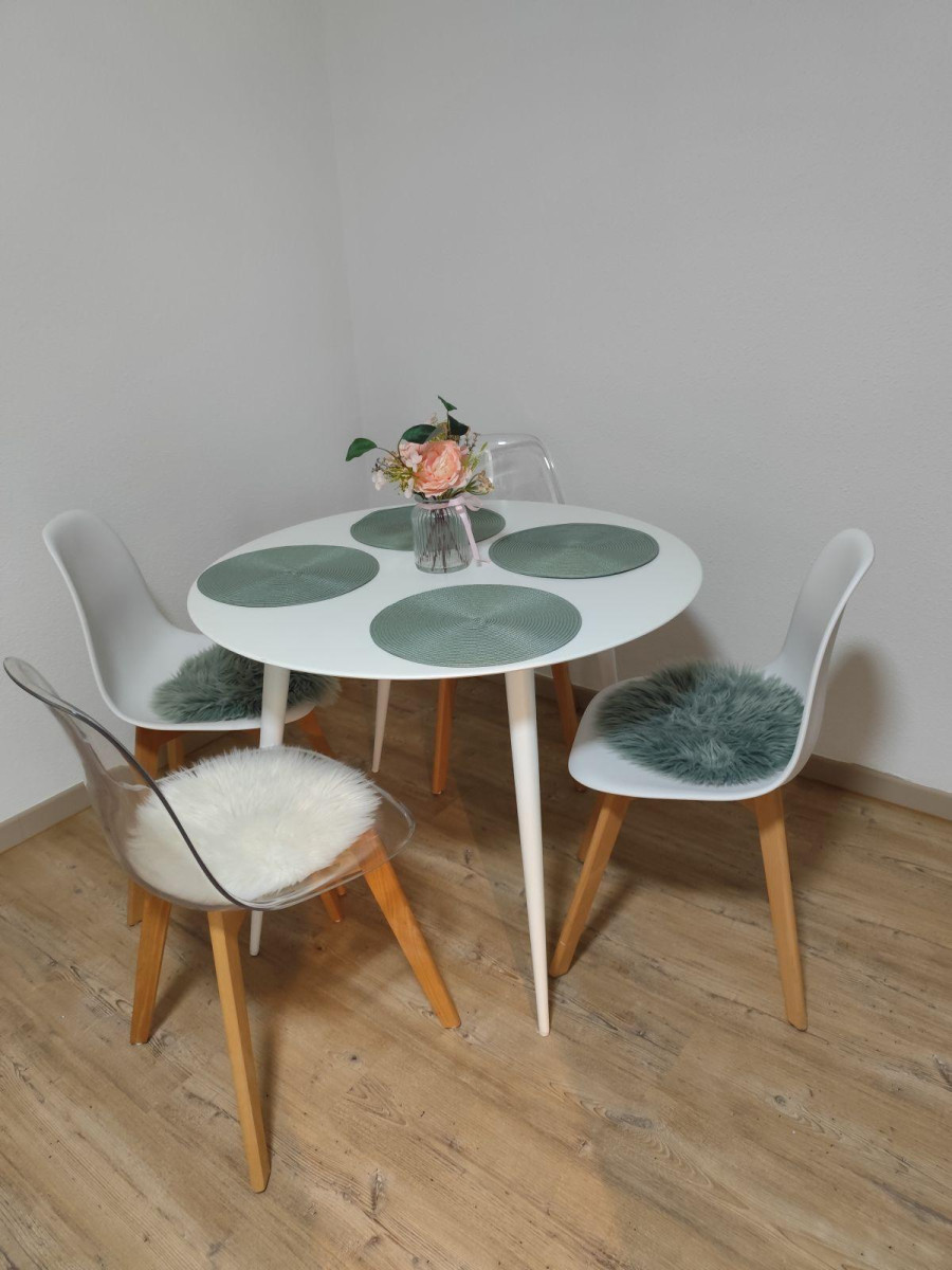 
                                                Location
                                                 à Louer Joli Appartement meublé!