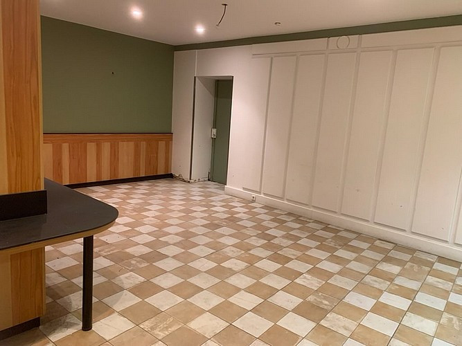 
                                                Location
                                                 À louer - Local commercial 128 m² à Marseille - Bouches-du-Rhône (13)