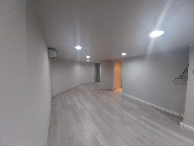 
                                                Location
                                                 À louer - Local commercial 175 m² à Marseille - Bouches-du-Rhône (13)