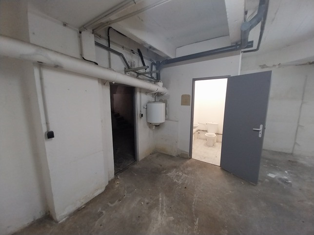 
                                                Location
                                                 À louer - Local commercial 175 m² à Marseille - Bouches-du-Rhône (13)