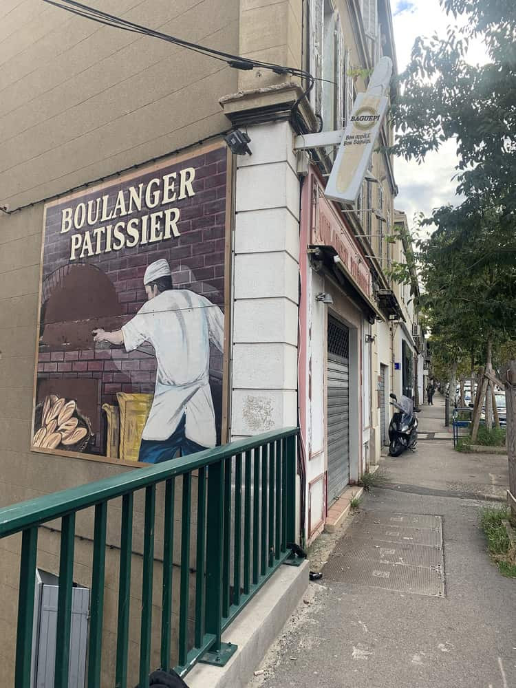 
                                                Location
                                                 À louer - Local commercial 40 m² dans le 11ème arrondissement de Marseille – Bouches-du-Rhône (13)