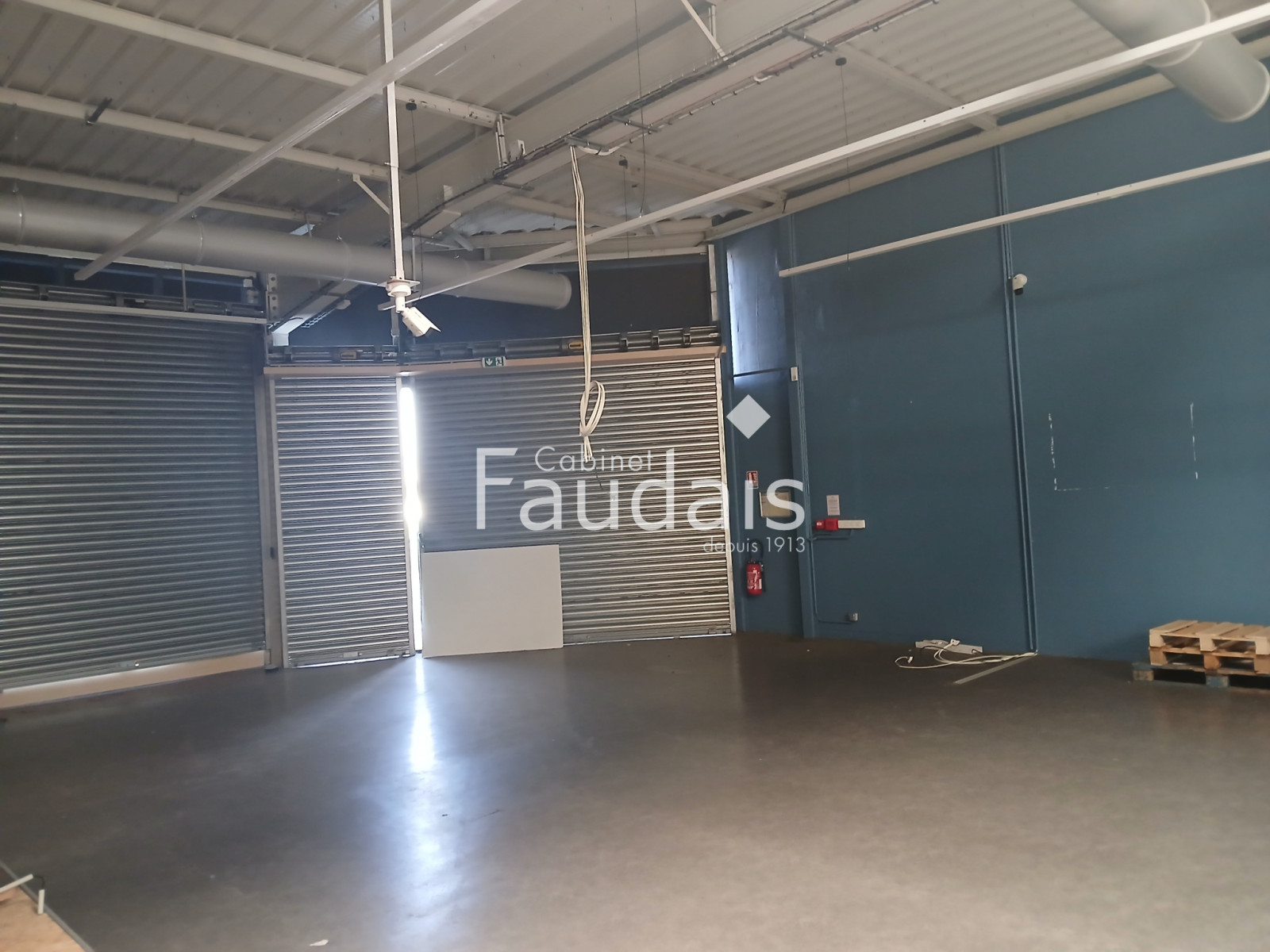 
                                                Location
                                                 À LOUER   LOCAL COMMERCIAL DE 670 m2   SAINT-AMAND VILLAGES 