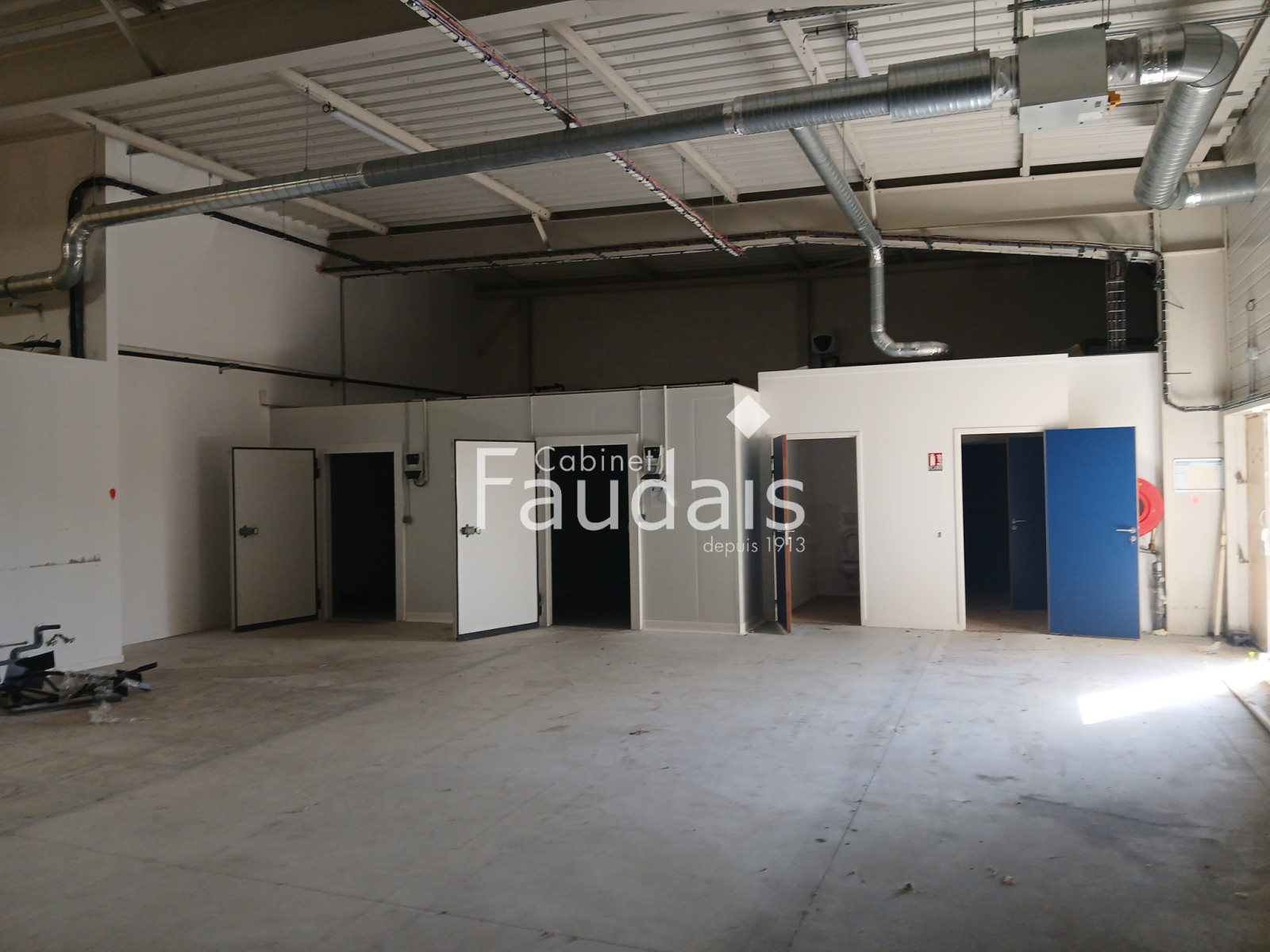 
                                                Location
                                                 À LOUER   LOCAL COMMERCIAL DE 670 m2   SAINT-AMAND VILLAGES 