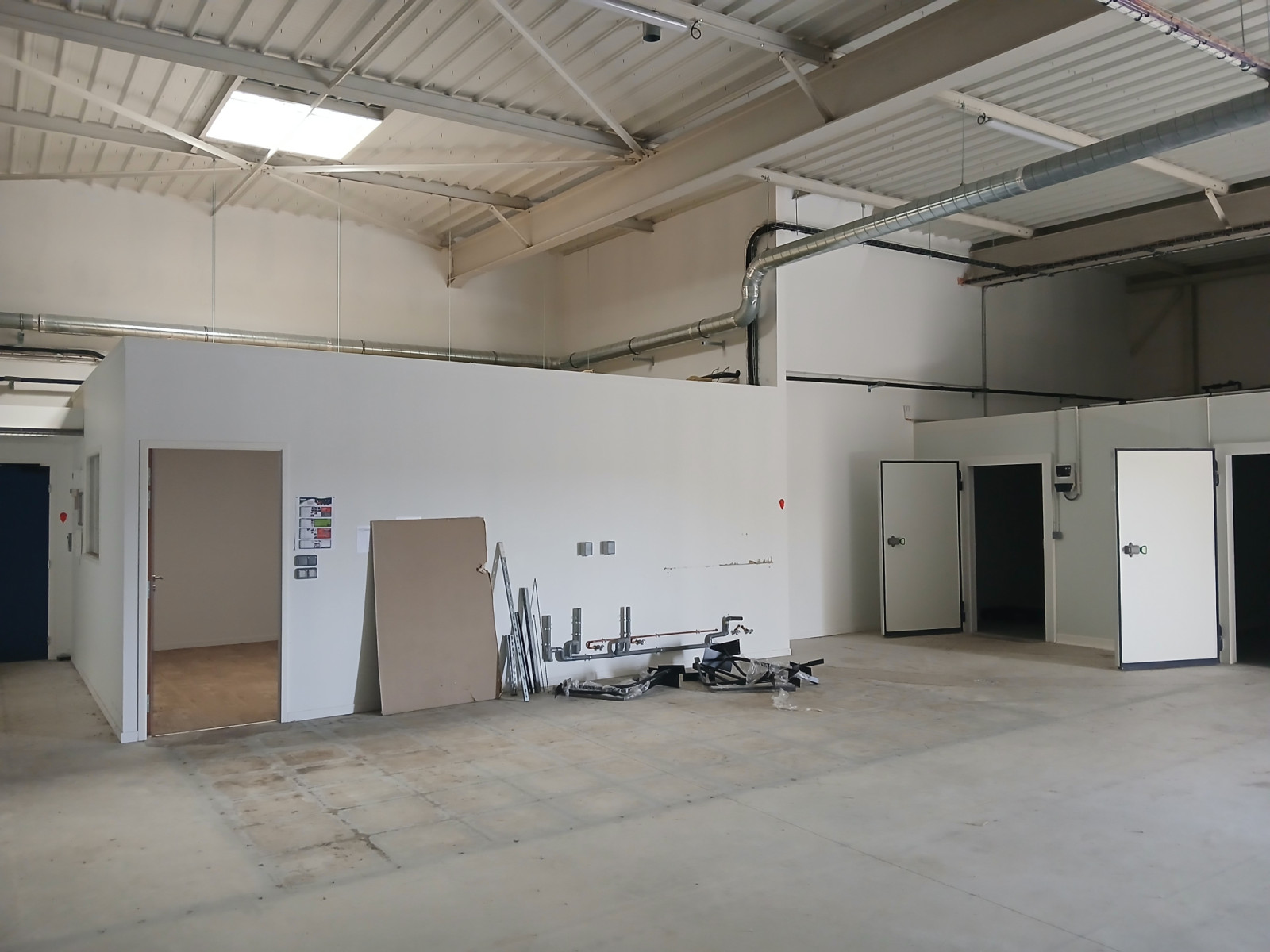 
                                                Location
                                                 À LOUER   LOCAL COMMERCIAL DE 670 m2   SAINT-AMAND VILLAGES 