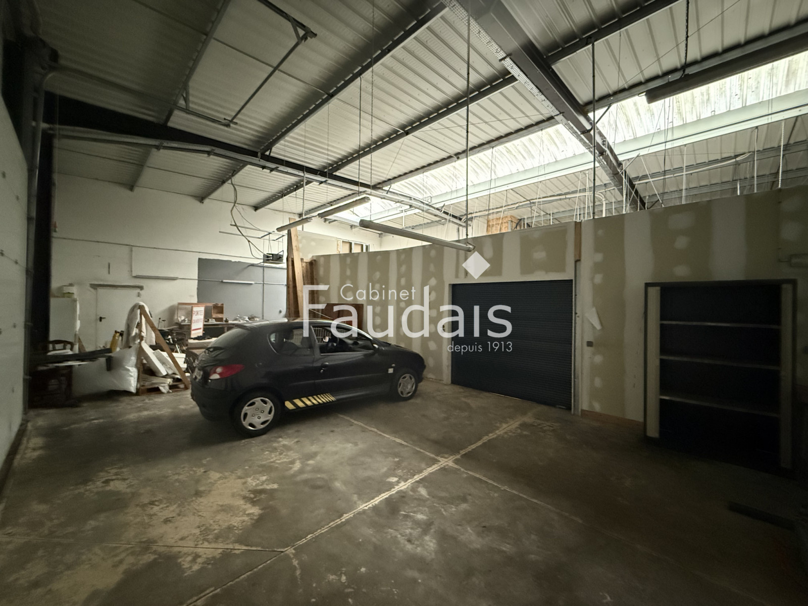 
                                                Location
                                                 À LOUER   LOCAL COMMERCIAL ENTRÉE DE SAINT-LÔ