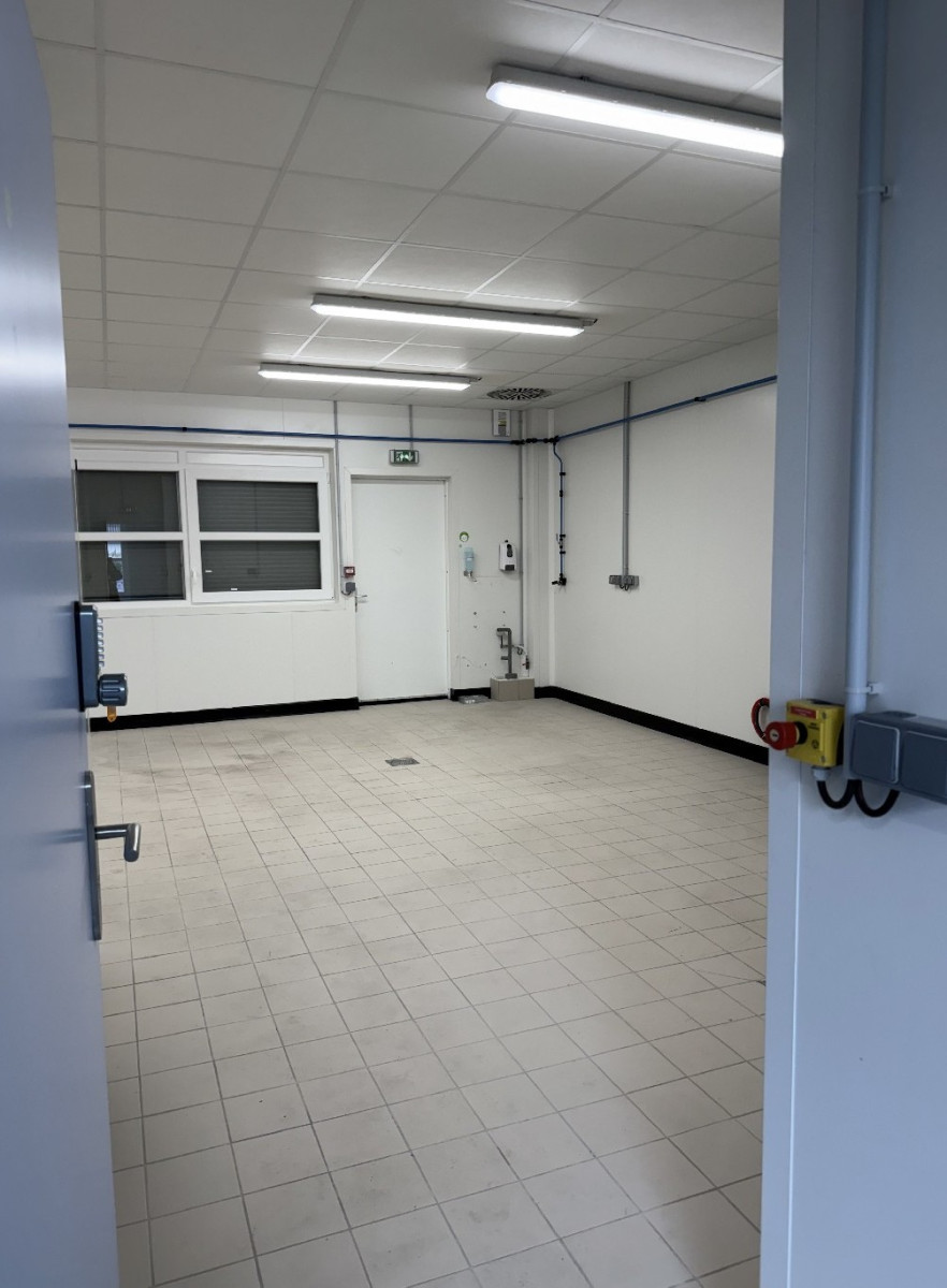 
                                                Location
                                                 À louer – Local d'activités agroalimentaire de 226 m² à Henrichemont – Cher (18)