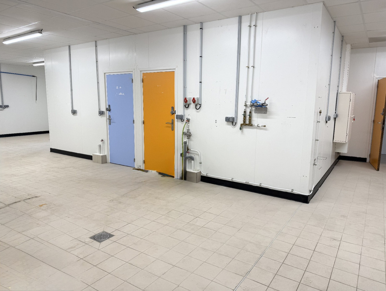 
                                                Location
                                                 À louer – Local d'activités agroalimentaire de 226 m² à Henrichemont – Cher (18)