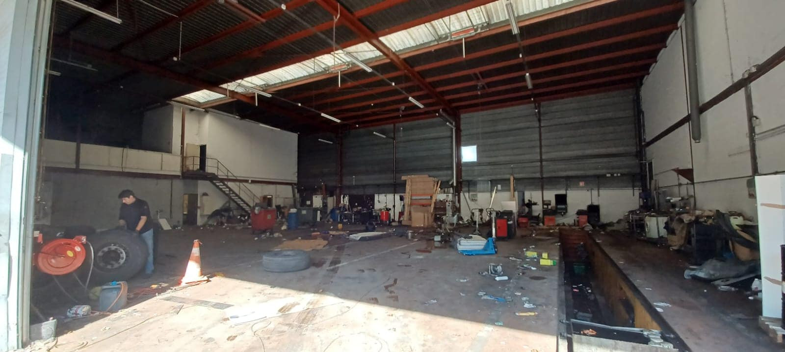 
                                                Location
                                                 À louer – Local d'activités de 1 500 m² à Villeneuve-la-Garenne – Hauts-de-Seine (92)