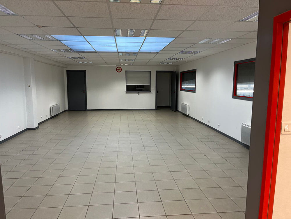 
                                                Location
                                                 À louer – Local d'activités de 1 690 m² dans la ZAC du Chemin Vert à Calais – Pas-de-Calais (62)