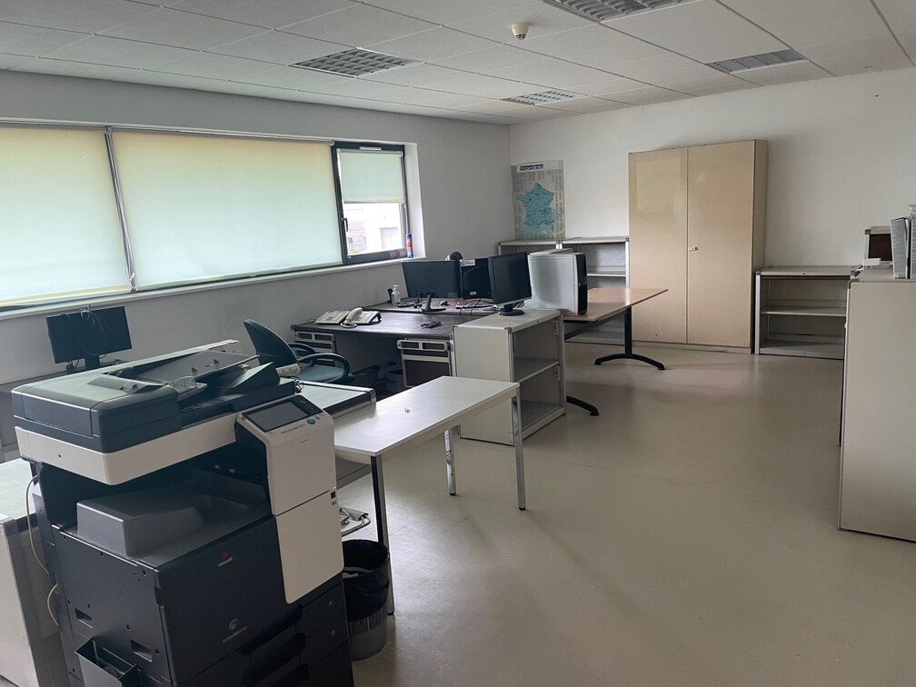 
                                                Location
                                                 À louer – Local d'activités de 1 928 m² dans la Zone Marcel Doret à Calais – Pas-de-Calais (62)