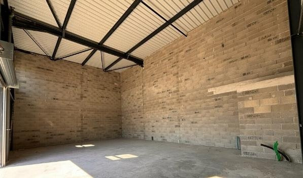 
                                                Vente
                                                 À louer – Local d'activités de 104 m² à Vedène – Vaucluse (84)