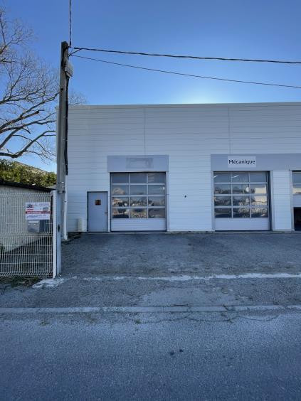 
                                                Location
                                                 À louer – Local d'activités de 157 m² à l'Isle-sur-la-Sorgue – Vaucluse (84)
