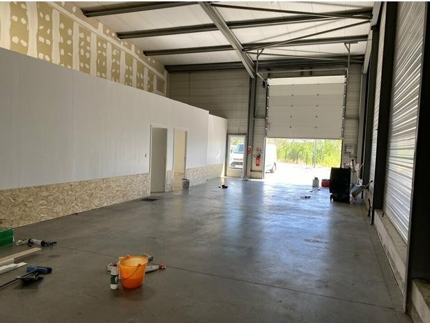 
                                                Location
                                                 À louer – Local d'activités de 170 m² à Carpentras – Vaucluse (84)