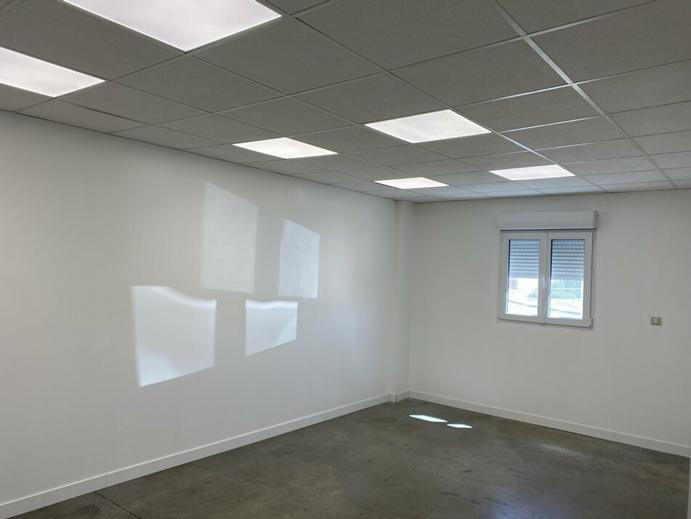 
                                                Location
                                                 À louer – Local d'activités de 170 m² à Carpentras – Vaucluse (84)