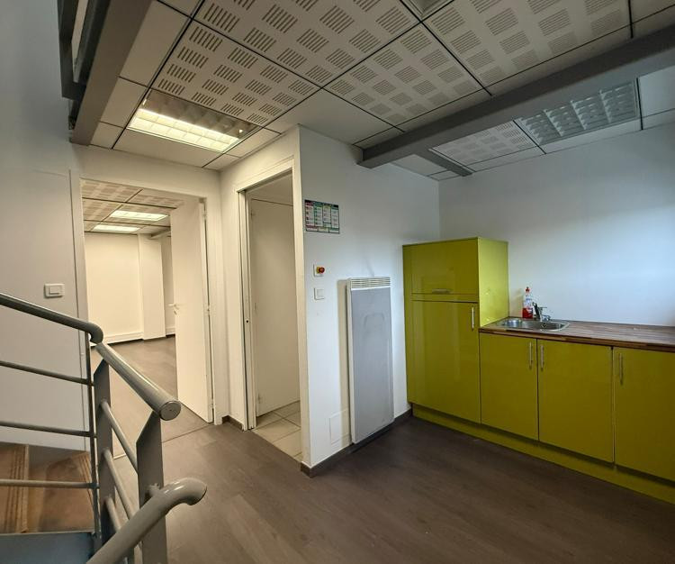 
                                                Location
                                                 À louer – Local d'activités de 250 m² à Bédarrides – Vaucluse (84)