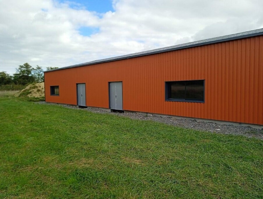 
                                                Location
                                                 À louer – Local d'activités de 336 m² à Vierzon – Cher (18)