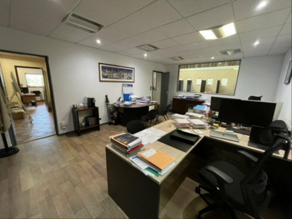 
                                                Location
                                                 À louer – Local d'activités de 374 m² à Sainte-Adresse – Seine-Maritime (76)