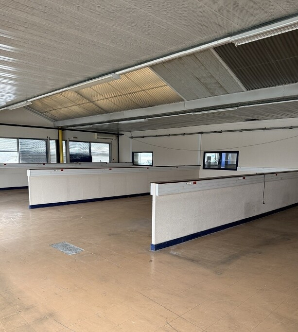 
                                                Location
                                                 À louer – Local d'activités de 4 000 m² à Saint-Amand-Montrond – Cher (18)