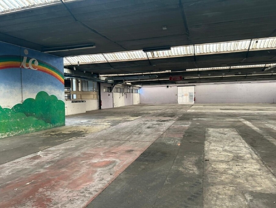 
                                                Location
                                                 À louer – Local d'activités de 4 000 m² à Saint-Amand-Montrond – Cher (18)