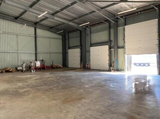 
                                                Location
                                                 À louer – Local d'activités de 500 m² à Cheval-Blanc – Vaucluse (84)