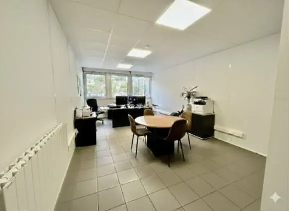 
                                                Location
                                                 À louer – Local d'activités de 503 m² à Oudalle – Seine-Maritime (76)