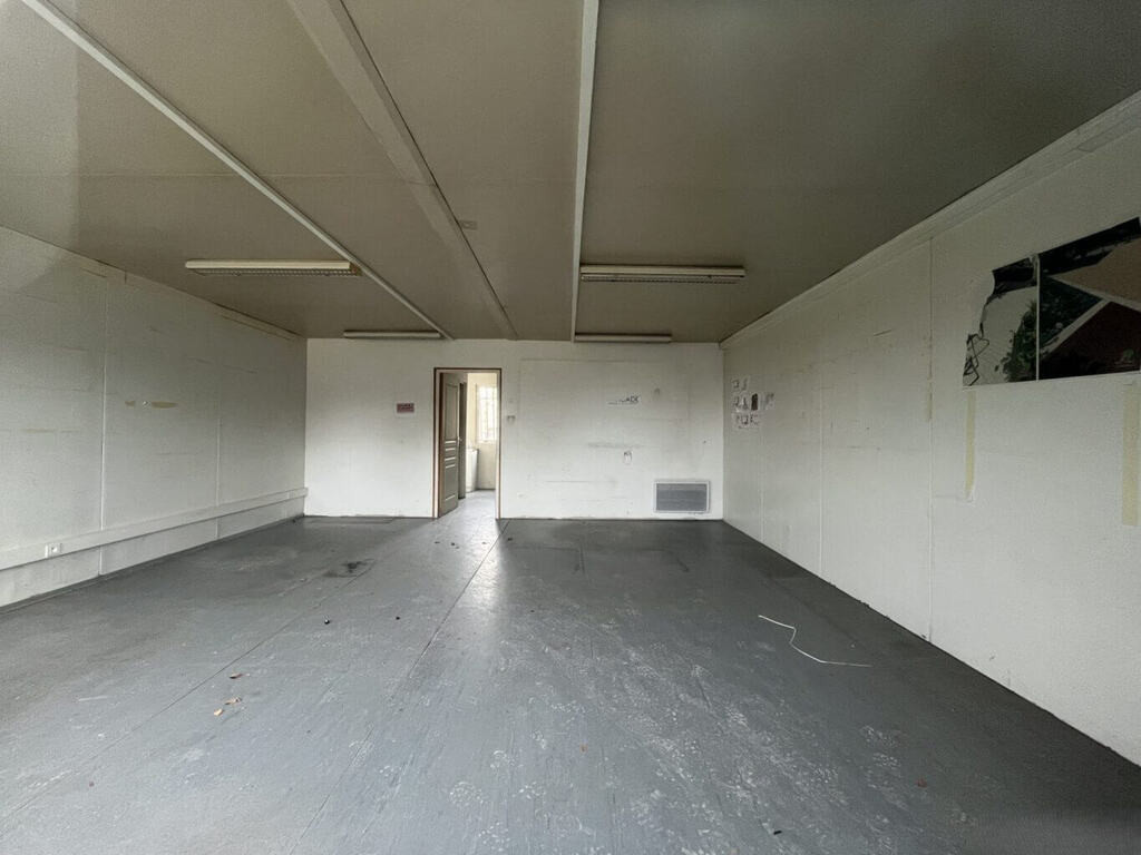 
                                                Location
                                                 À louer – Local d'activités de 524 m² à Mannevillette – Seine-Maritime (76)
