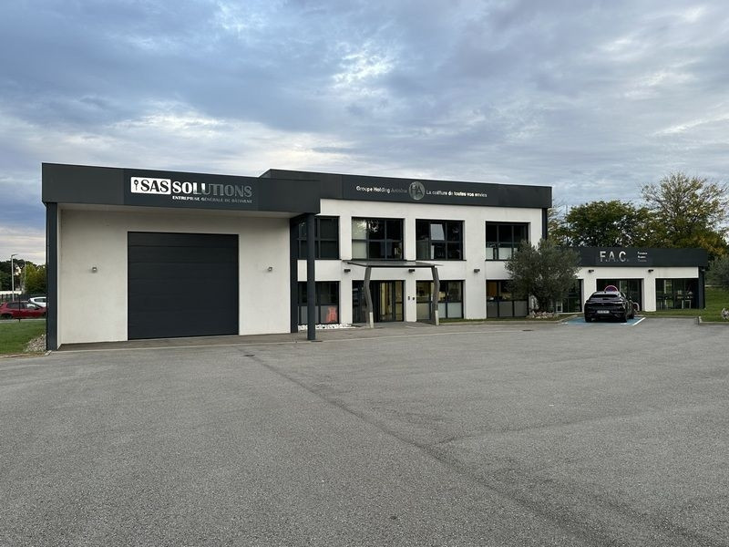 
                                                Location
                                                 À louer – Local d'activités de 630 m² au sein de la Zone OZE Gabrielat à Pamiers – Ariège (09)