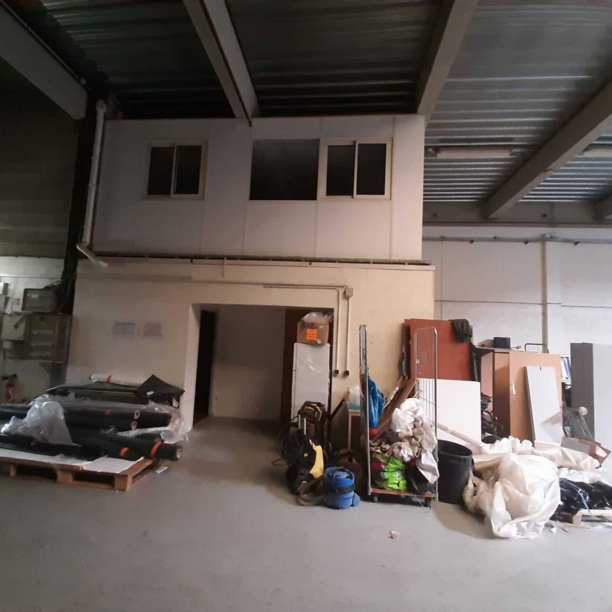 
                                                Location
                                                 À louer – Local d'activités de 690 m² à Argenteuil – Val d'Oise (95)