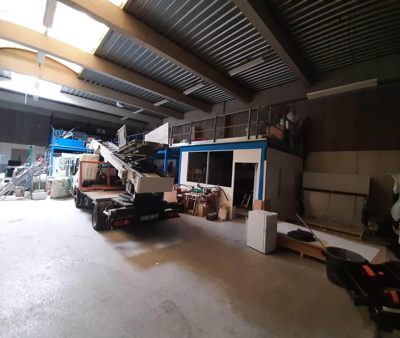 
                                                Location
                                                 À louer – Local d'activités de 690 m² à Argenteuil – Val d'Oise (95)