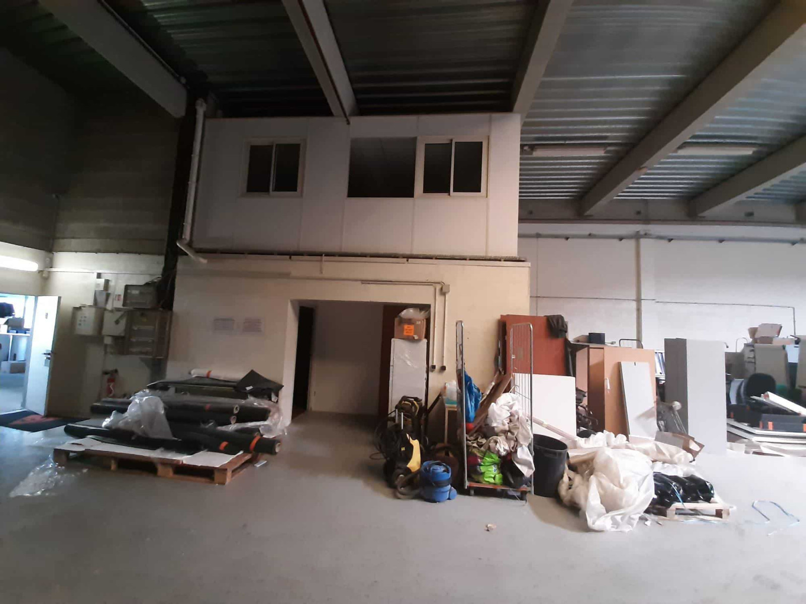 
                                                Location
                                                 À louer – Local d'activités de 690 m² à Argenteuil – Val d'Oise (95)