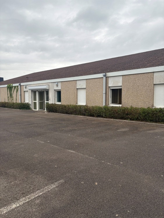 
                                                Location
                                                 À louer – Local d'activités de 800 m² dans la zone industrielle Les Estaches à Les Attaques – Pas-de-Calais (62)