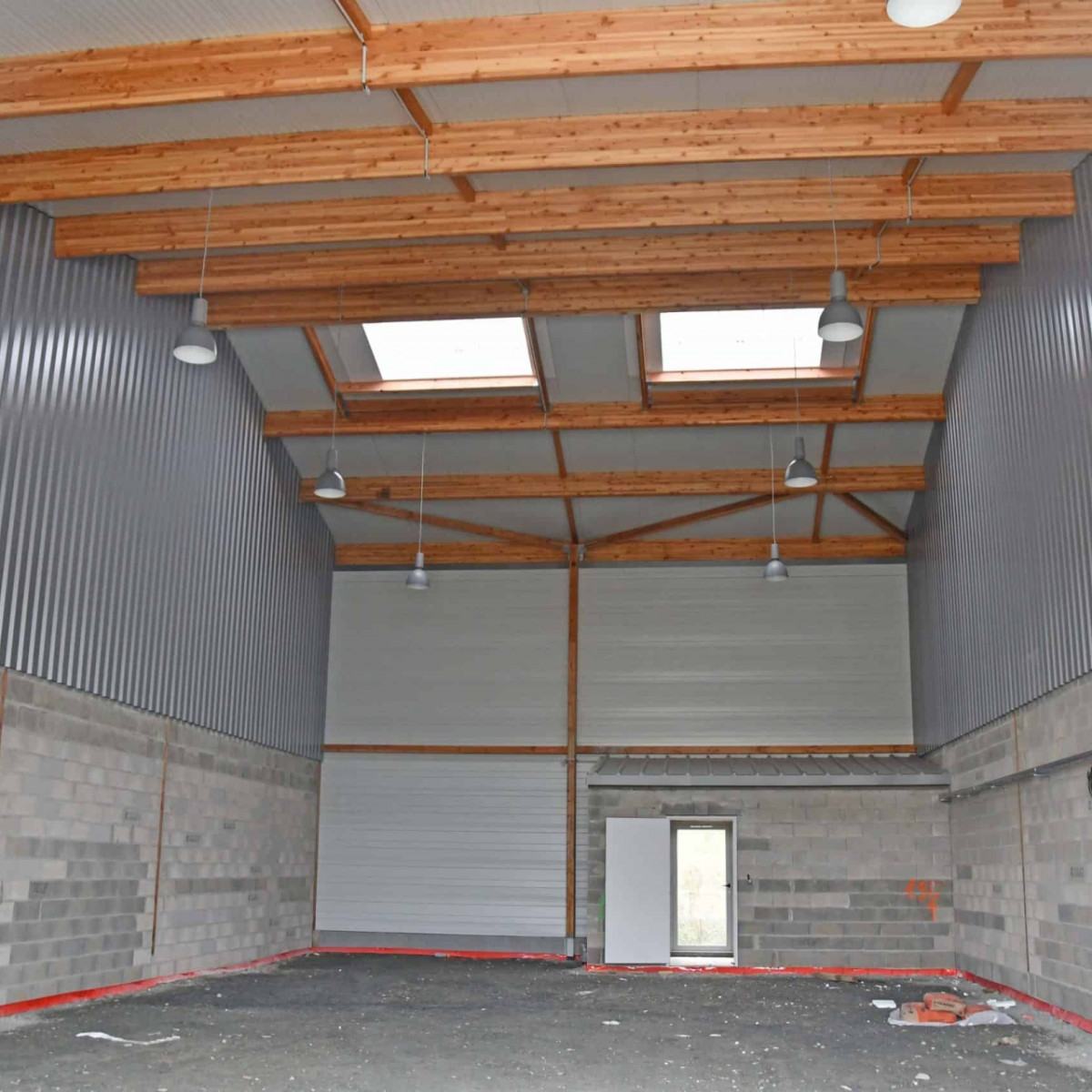 
                                                Location
                                                 À louer - Local d'activités de 800m² divisible à partir de 200m² à proximité d'Albi - Tarn (81)