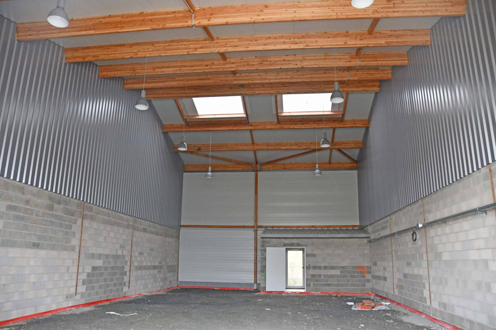 
                                                Location
                                                 À louer – Local d'activités de 800m² divisible à partir de 200m² à proximité d'Albi – Tarn (81)