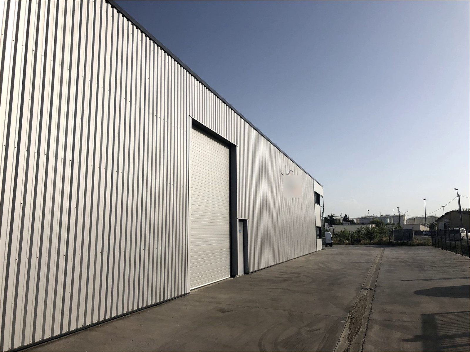 
                                                Location
                                                 A louer local d'activités de  890 m² proche de Toulouse ( 31)