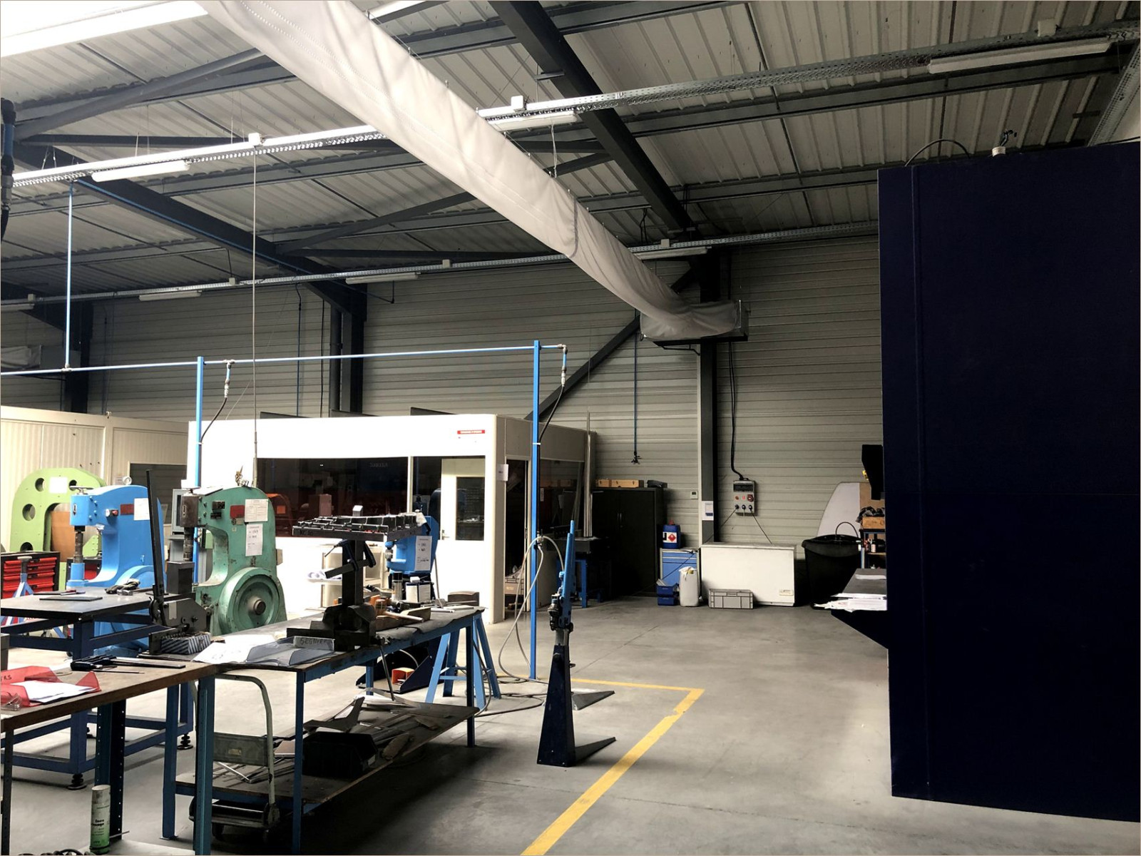 
                                                Location
                                                 A louer local d'activités de  890 m² proche de Toulouse ( 31)
