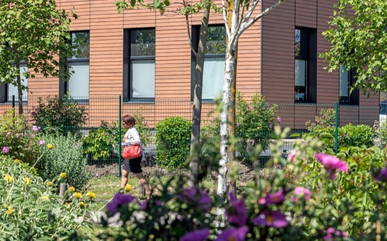 
                                                Location
                                                 À louer - Local d'activités de 940 m² au sein du parc les Chanteraines à Villeneuve la Garenne (92)
